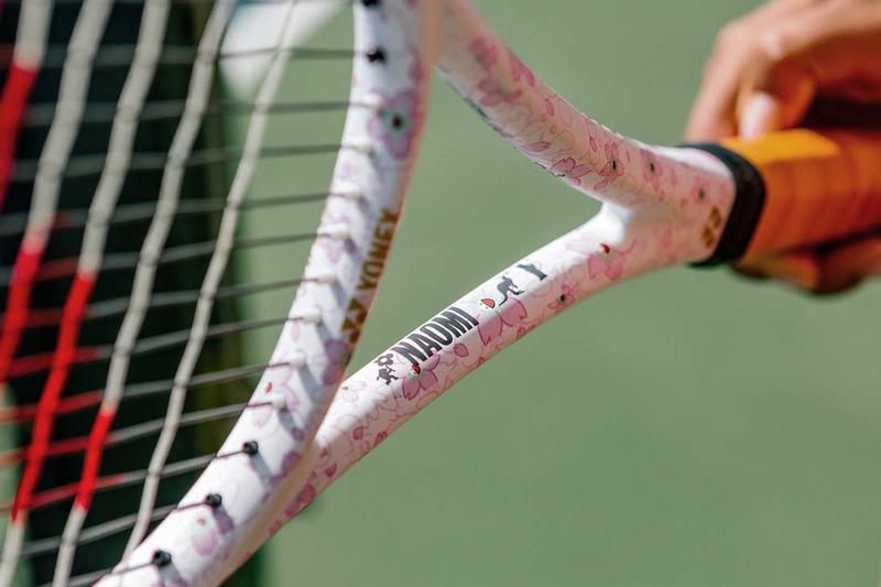 https___hypebeast.com_image_2021_08_naomi-osaka-takashi-murakami-co-designed-cherry-blossom-tennis-racket-release-002